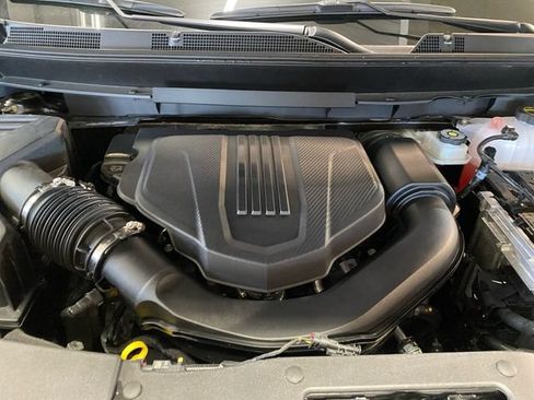 Used 2025 Chevrolet Traverse LT w/ Driver Confidence Package AWD/4WD image 20