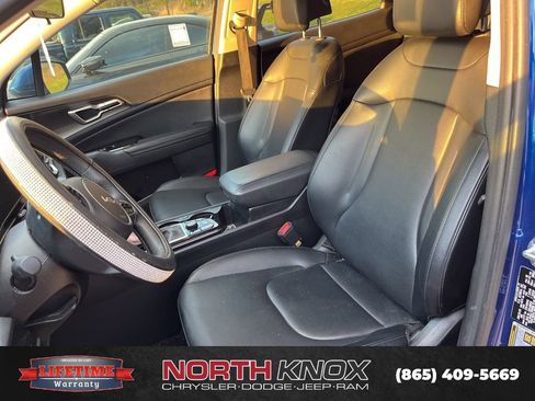Used 2023 Kia Sportage EX image 7