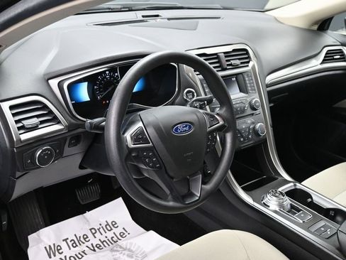 Used 2018 Ford Fusion S image 17