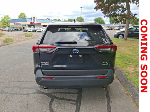Used 2022 Toyota RAV4 XLE w/ Convenience Package AWD/4WD image 7
