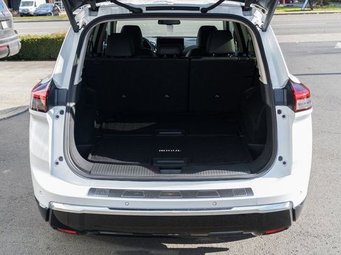 New 2026 Nissan Rogue Platinum image 8