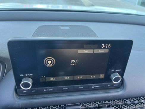 Used 2023 Honda HR-V Sport image 15