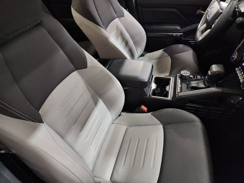 Used 2024 Toyota Tacoma TRD Off-Road image 33