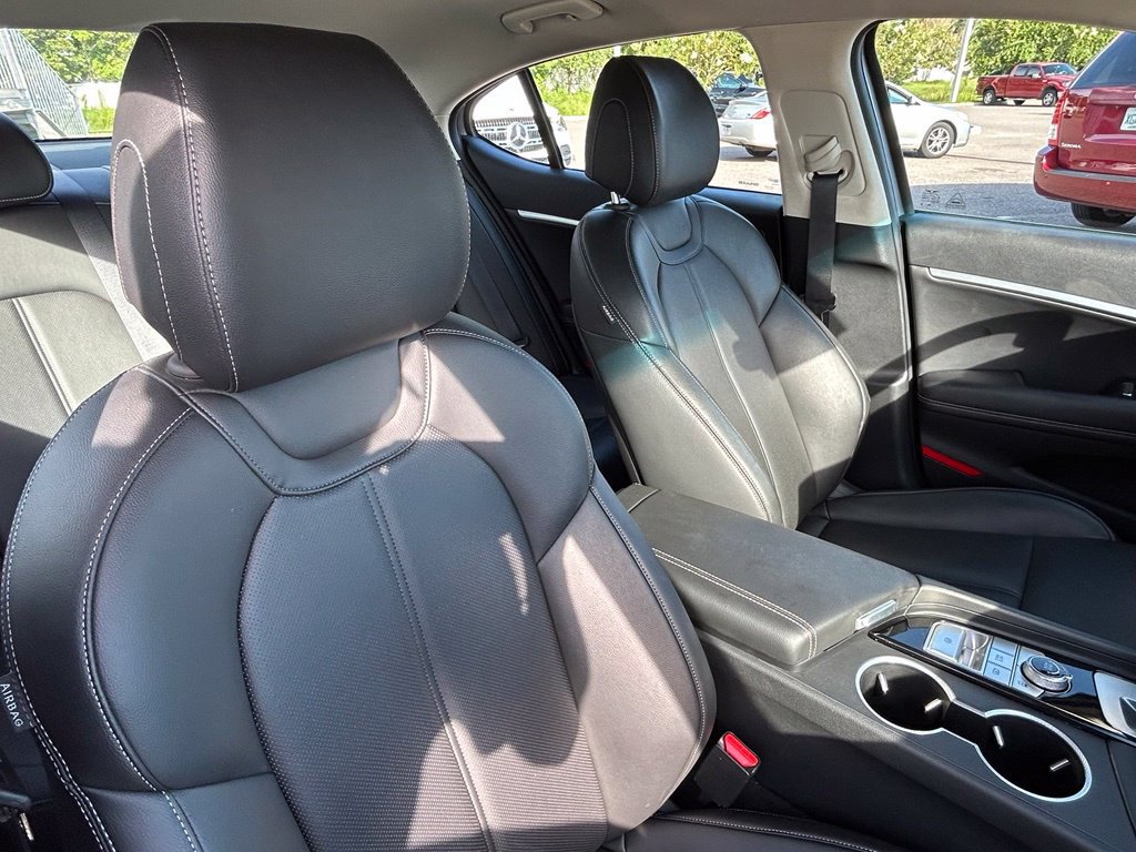 Used 2025 Genesis G70 2.5T AWD/4WD image 42
