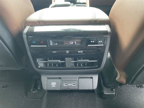 Used 2024 Acura MDX SH-AWD w/ Technology Package image 32