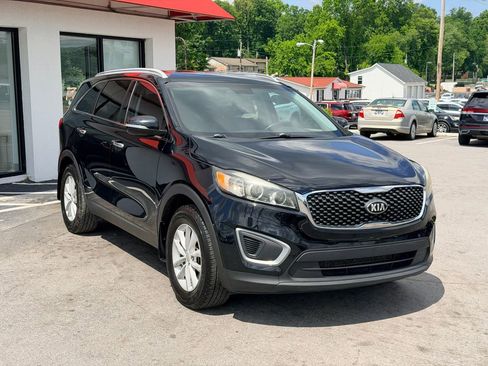 Used 2018 Kia Sorento FWD image 8