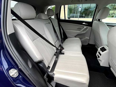 Used 2022 Volkswagen Tiguan SE AWD/4WD image 21
