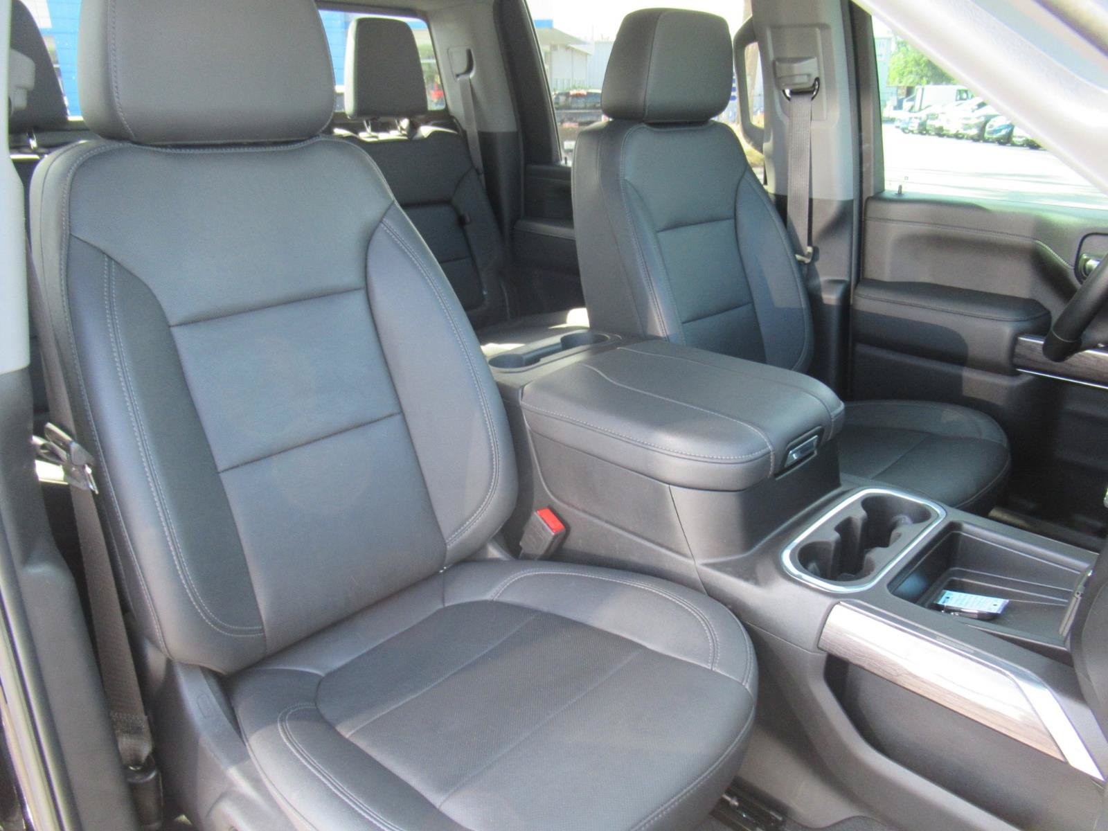 Used 2023 Chevrolet Silverado 2500 LTZ w/ LTZ Convenience Package AWD/4WD image 12
