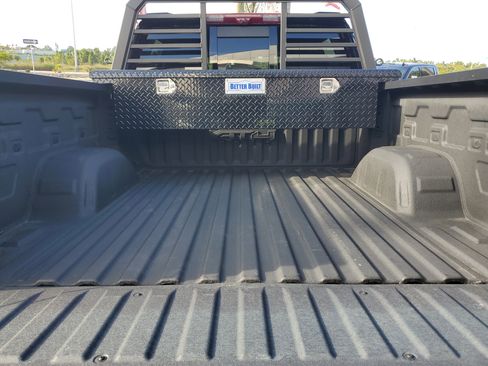 Used 2024 GMC Sierra 1500 AT4 w/ Technology Package image 31