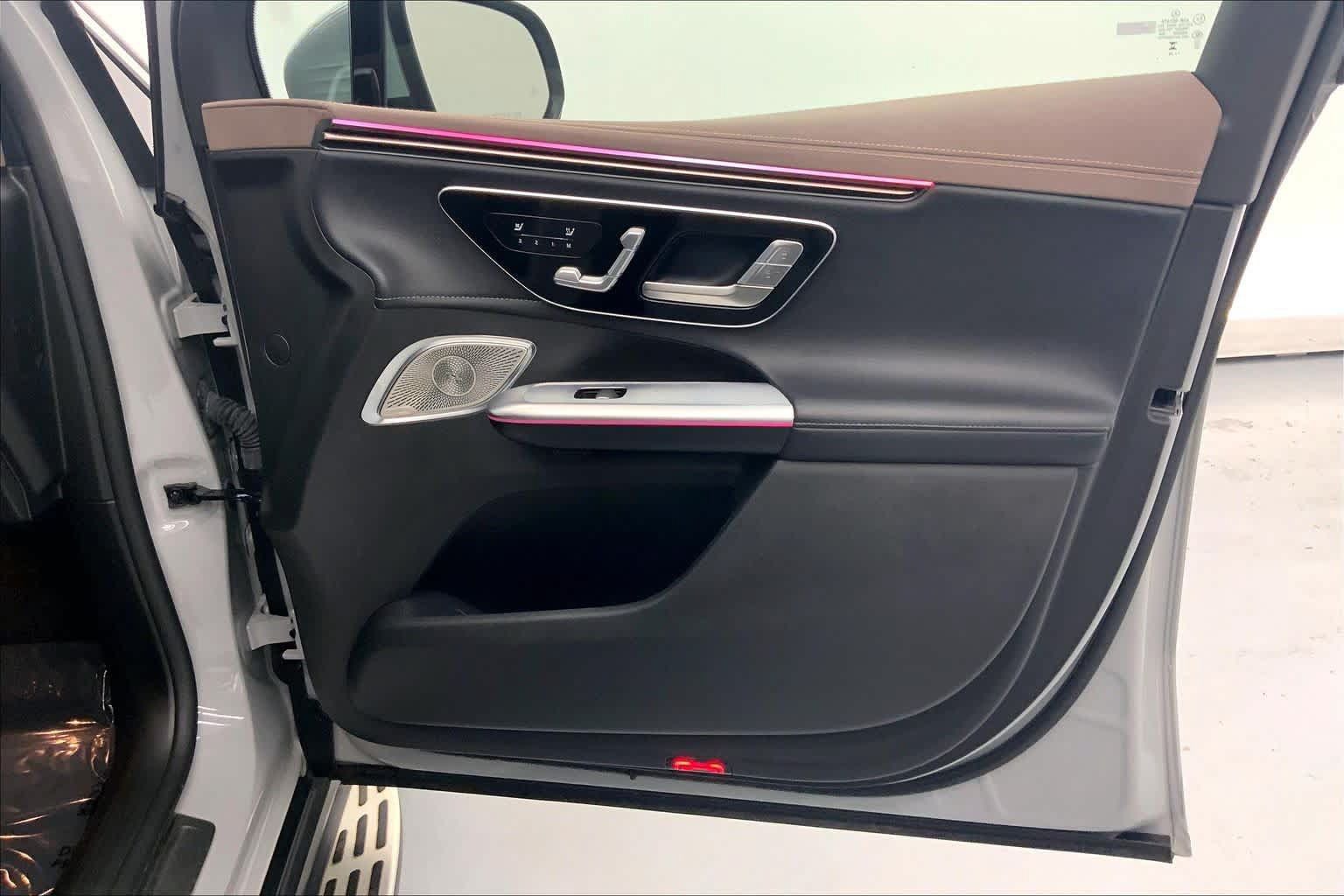Used 2023 Mercedes-Benz EQE 500 4MATIC SUV image 10