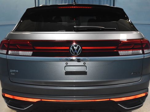 Used 2024 Volkswagen Atlas Cross Sport SE image 26