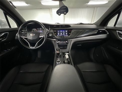 Certified 2020 Cadillac XT6 Premium Luxury image 20