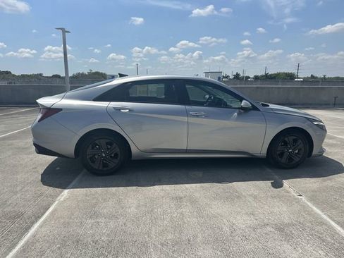 Used 2023 Hyundai Elantra SEL image 31