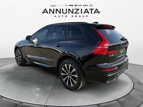 Used 2024 Volvo XC60 B5 Core w/ Protection Package Premier image 3