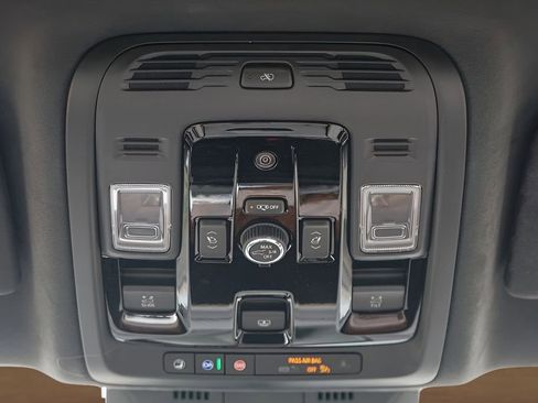 New 2026 Cadillac Escalade Platinum Sport w/ LPO, Floor Liner Package AWD/4WD image 23