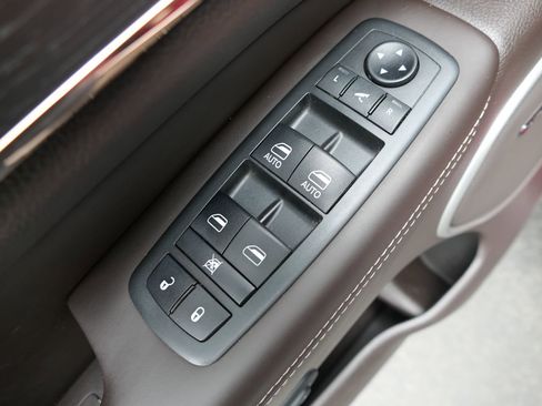Used 2019 Jeep Grand Cherokee Summit w/ Platinum Series Group AWD/4WD image 15