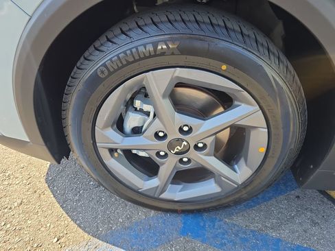 Used 2025 Kia K4 FWD image 23