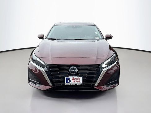 Used 2025 Nissan Altima 2.5 SV w/ SV Special Edition Package FWD image 2