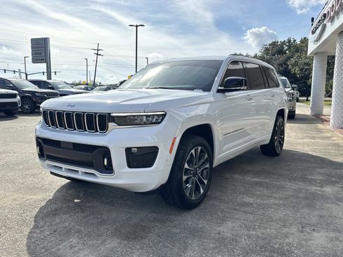Used 2023 Jeep Grand Cherokee L Overland image 3