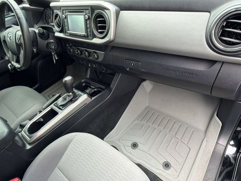 Used 2019 Toyota Tacoma SR5 AWD/4WD image 35