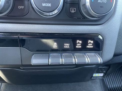 Used 2021 RAM 1500 Big Horn AWD/4WD image 17