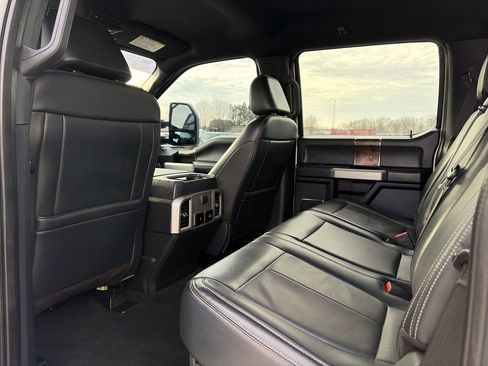 Used 2022 Ford F250 Lariat w/ Lariat Value Package image 31