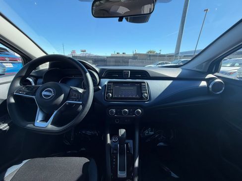 Used 2025 Nissan Versa SV image 31