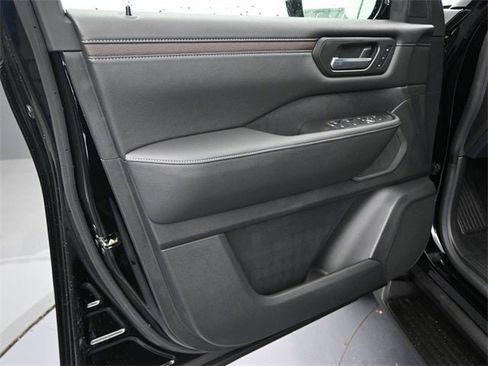 New 2026 Nissan Armada SL w/ Captain's Chari Seat Package image 27