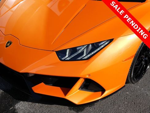 Used 2024 Lamborghini Huracan EVO image 10