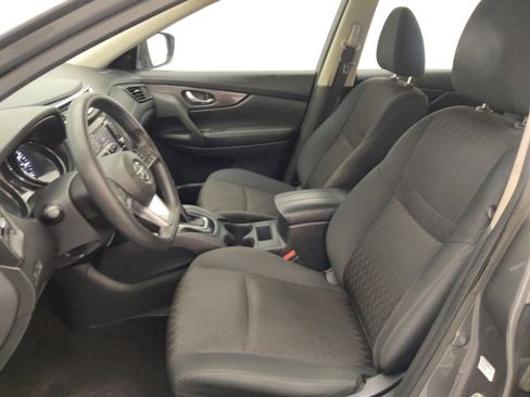 Used 2018 Nissan Rogue S image 17