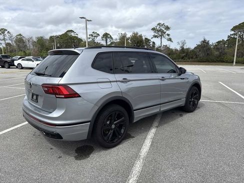 Used 2024 Volkswagen Tiguan SE R-Line image 3