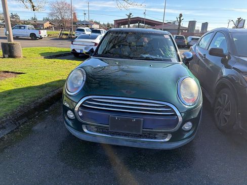 Used 2015 MINI Cooper 4-Door Hardtop image 2