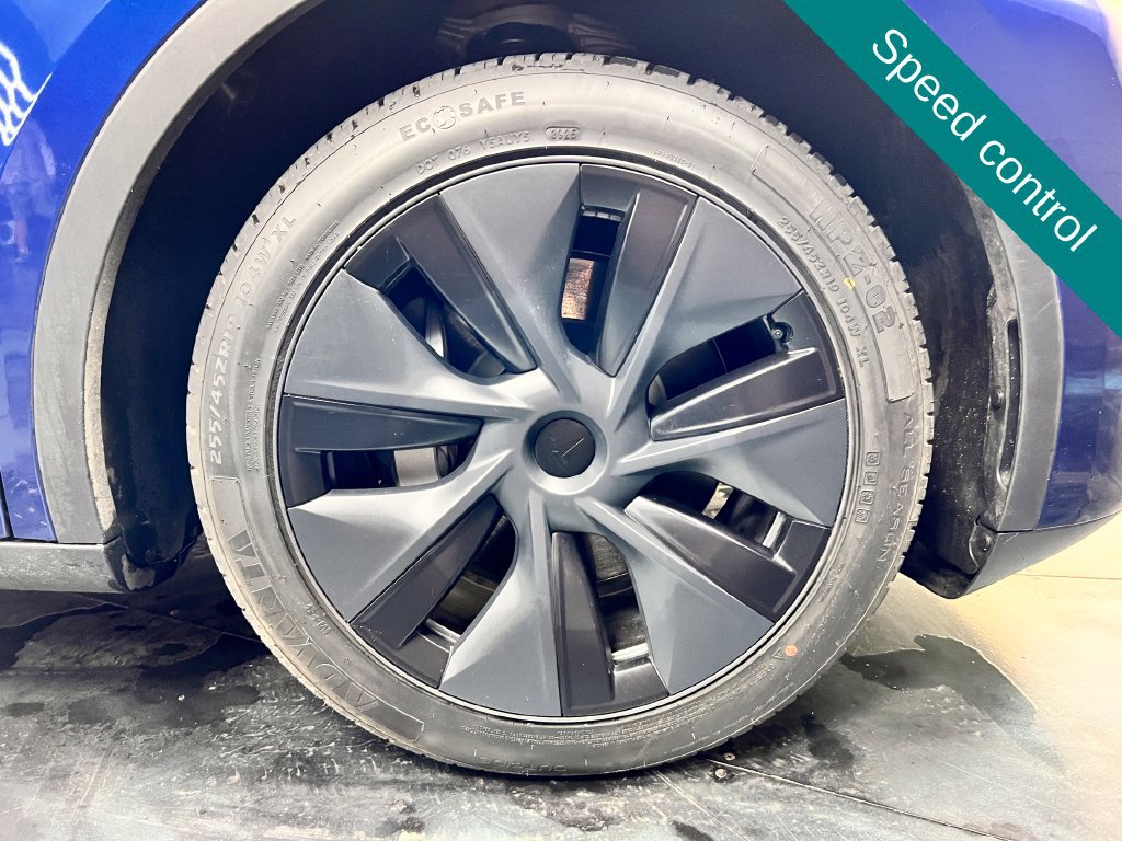 Used 2025 Tesla Model Y Long Range AWD/4WD image 11