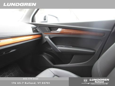 Used 2021 Audi Q5 2.0T Premium w/ Convenience Package image 31