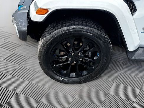 Used 2023 Jeep Wrangler Unlimited Sahara w/ Cold Weather Group AWD/4WD image 35