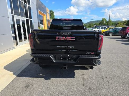 Used 2026 GMC Sierra 2500 AT4 AWD/4WD image 5