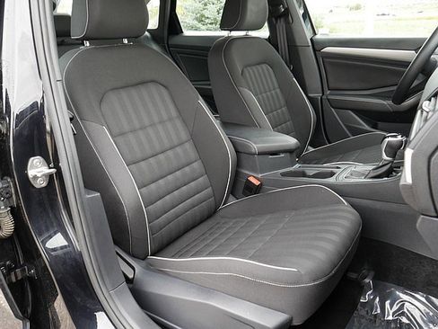 Used 2024 Volkswagen Jetta Sport image 51