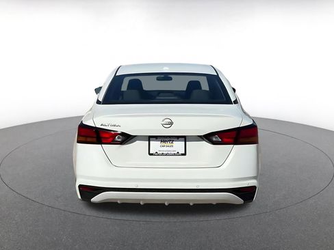 Used 2025 Nissan Altima 2.5 SV FWD image 10