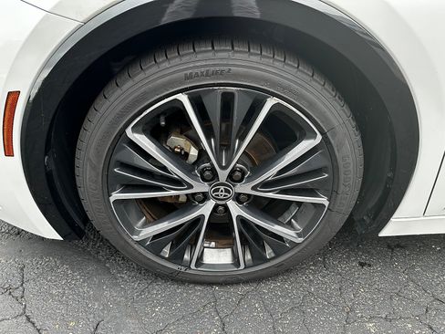 Used 2023 Toyota Prius XLE AWD/4WD image 9