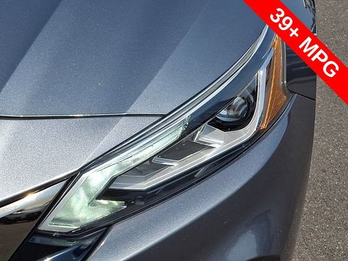 Used 2021 Nissan Altima 2.5 SR w/ SR Premium Package FWD image 9