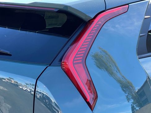 New 2025 Kia Niro Wind image 5