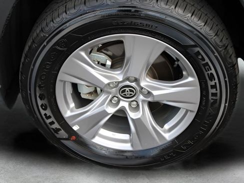 Used 2025 Toyota RAV4 XLE w/ Convenience Package AWD/4WD image 3