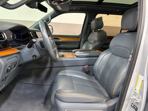 Used 2022 Jeep Grand Wagoneer Series II w/ Premium Group II image 14