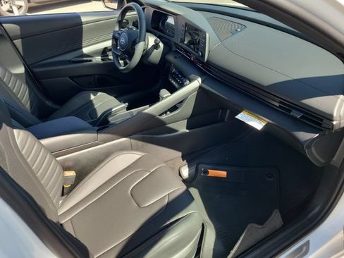 New 2026 Hyundai Elantra SEL Sport FWD image 22