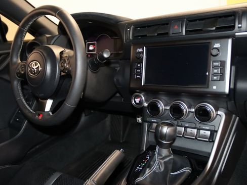 Used 2024 Toyota GR86 Premium image 61