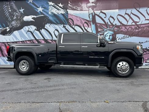 Used 2020 GMC Sierra 3500 Denali w/ Denali Ultimate Package AWD/4WD image 1