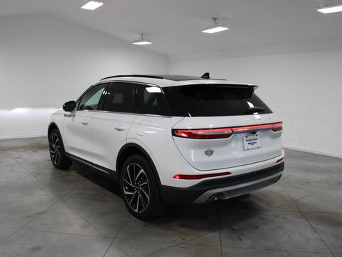 Used 2026 Lincoln Corsair Reserve image 7