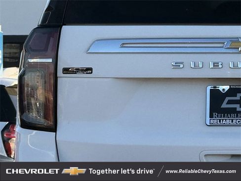 Used 2023 Chevrolet Suburban Premier image 10