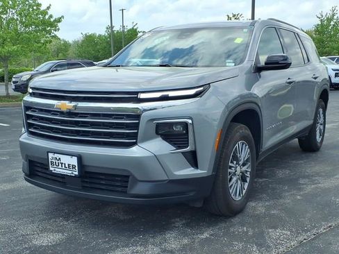 Used 2026 Chevrolet Traverse LT AWD/4WD image 1