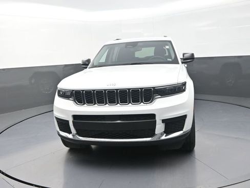 Used 2023 Jeep Grand Cherokee L Laredo RWD image 14